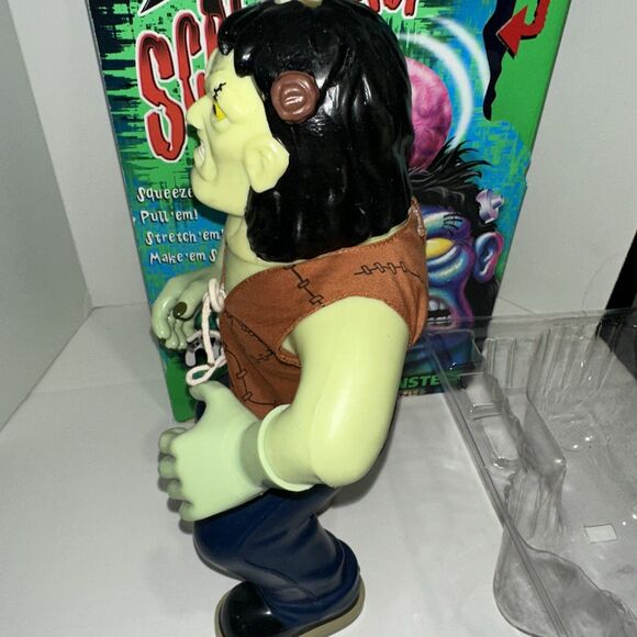 MANLEY TOY QUEST STRETCH SCREAMERS ELECTRONIC FRANKENSTEIN WITH BOX - Picture 9 of 16